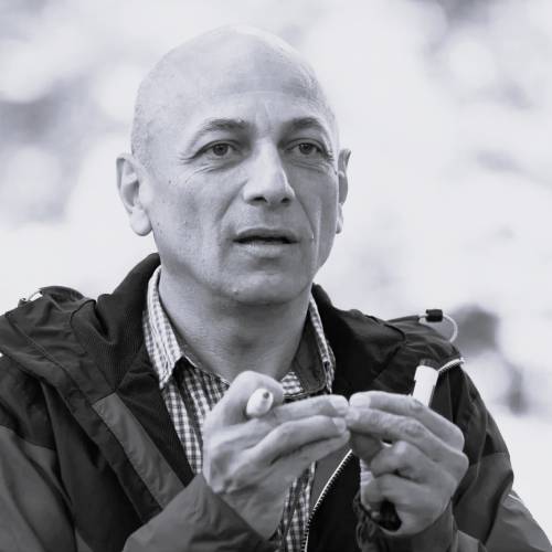 Suferința este cel mai puternic motivator la care noi ne mișcăm de pe loc, nicidecum recompensa pozitivă